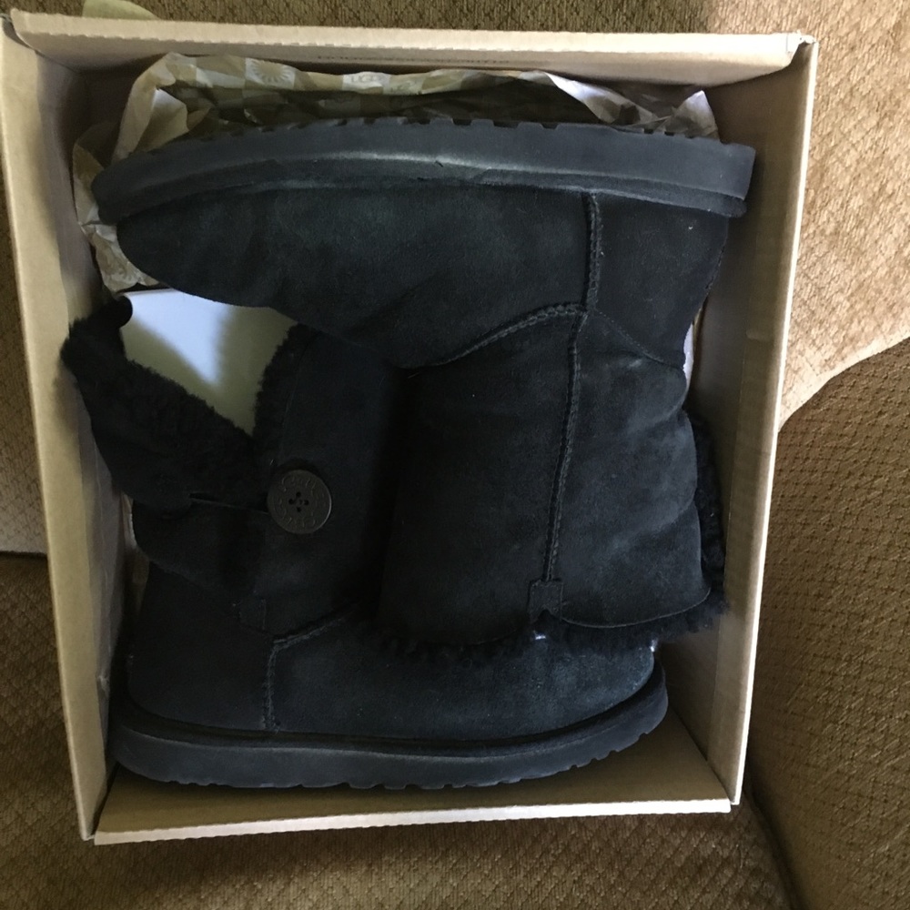 Ugg Bailey Button SOLD